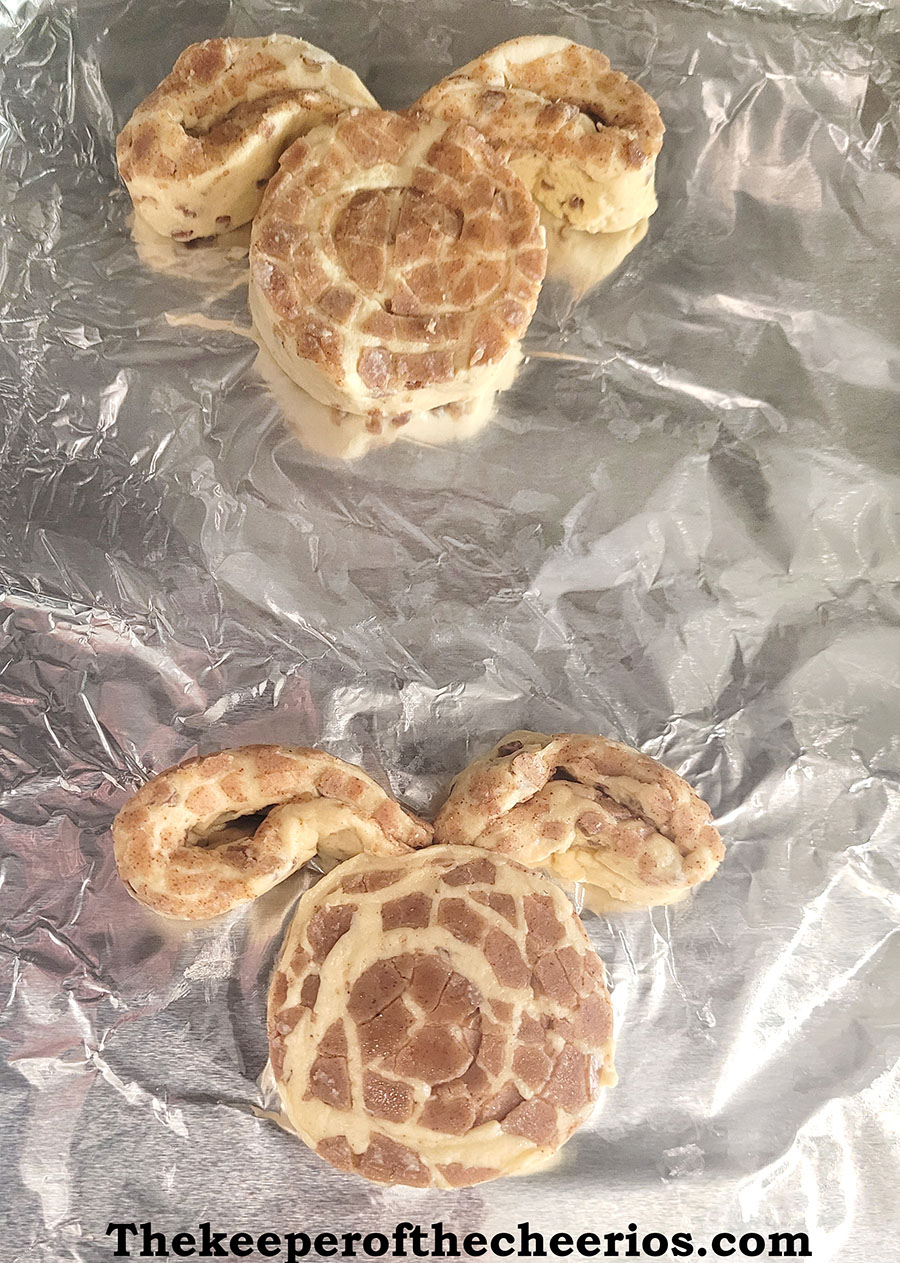 easter-bunny-cinnamon-rolls-4