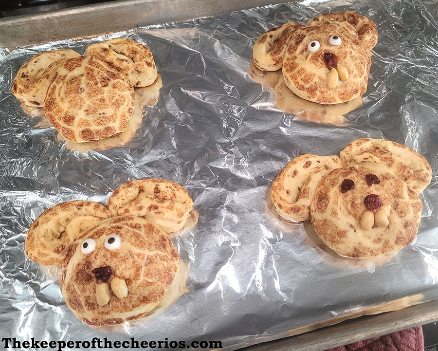 easter-bunny-cinnamon-rolls-6